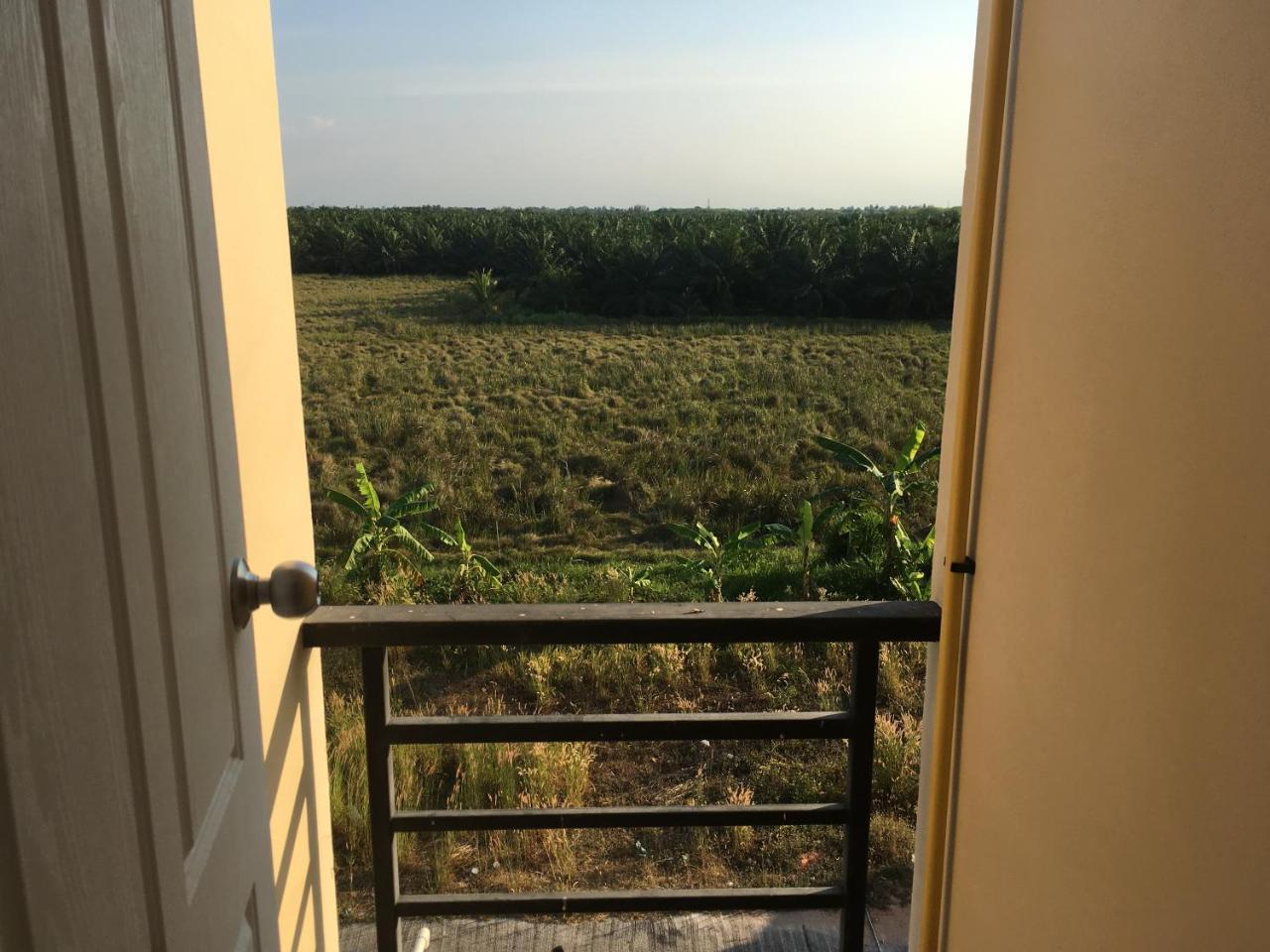 You In House Urt Surathani Airport Surat Thani Exterior photo