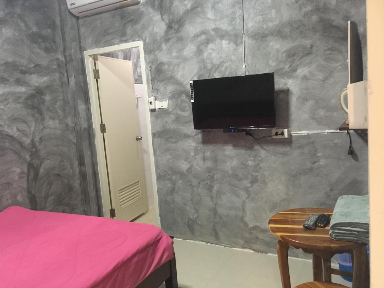 You In House Urt Surathani Airport Surat Thani Exterior photo